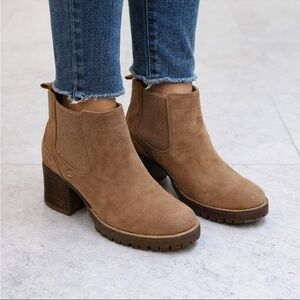 B-52 Lug Leather Boot by BullBoxer Brown Boulder Chelsea Size 8 NWT